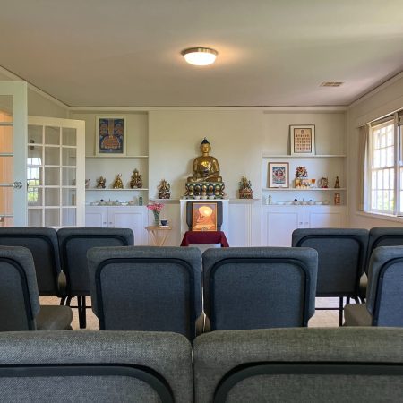 Centre empty chairs